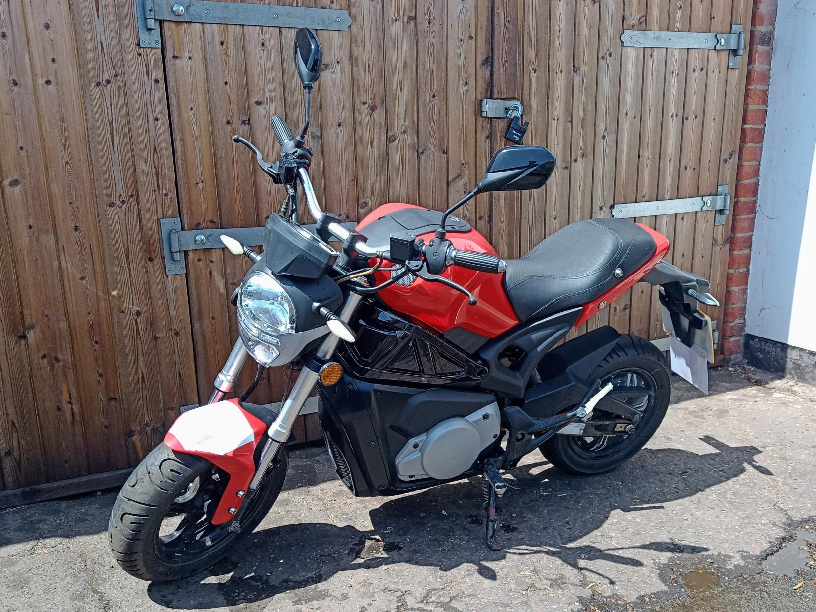 WK Bikes e-Colt Naked Electric Automatic