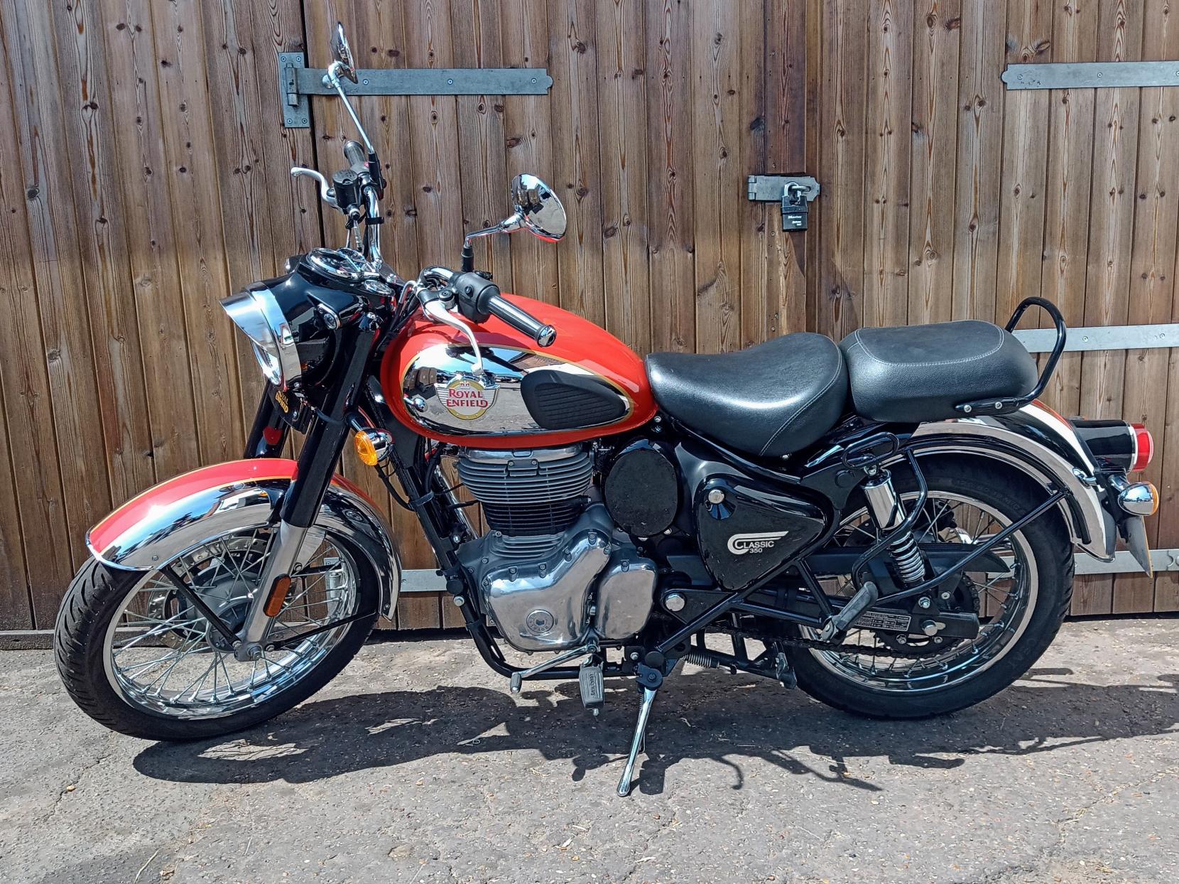 Royal Enfield Classic 350 350 Roadster/Retro Petrol Manual Euro 5 (20 ps)