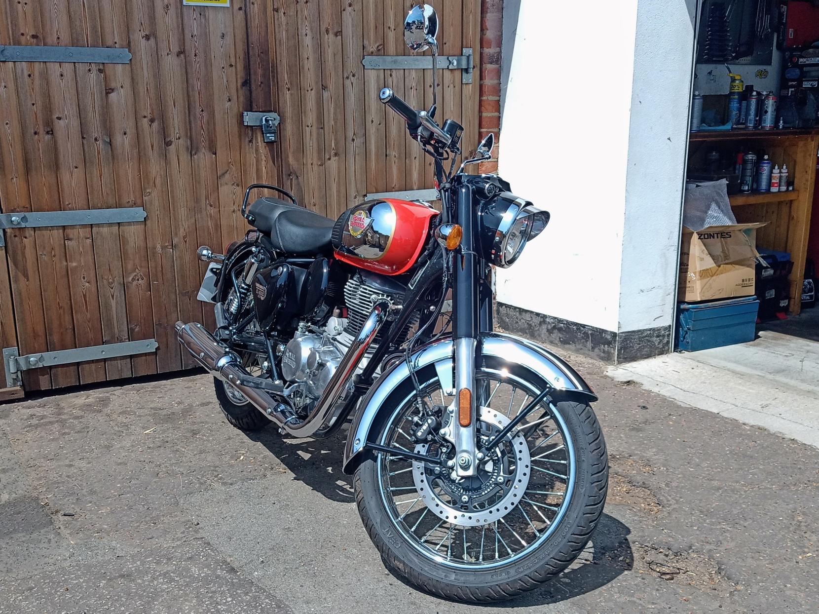 Royal Enfield Classic 350 350 Roadster/Retro Petrol Manual Euro 5 (20 ps)