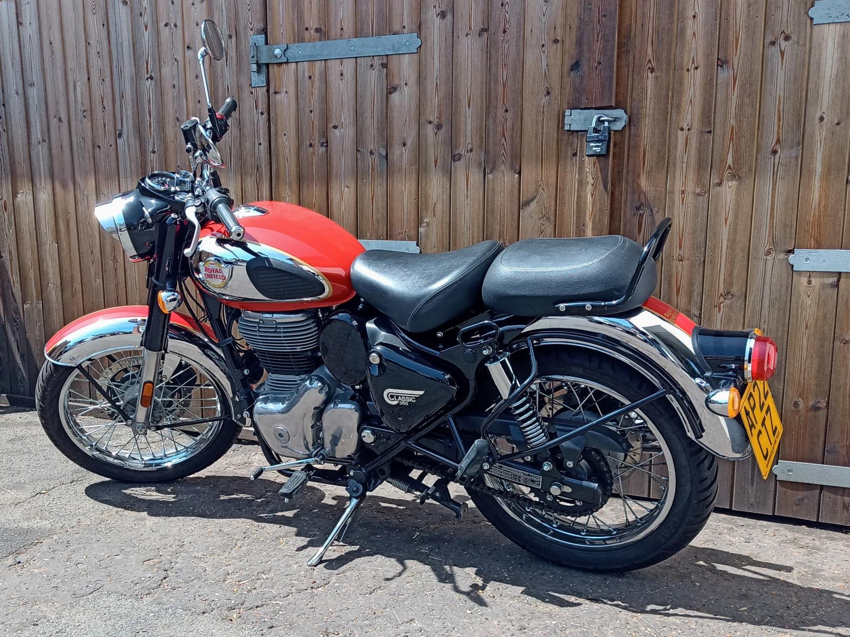 Royal Enfield Classic 350 350 Roadster/Retro Petrol Manual Euro 5 (20 ps)