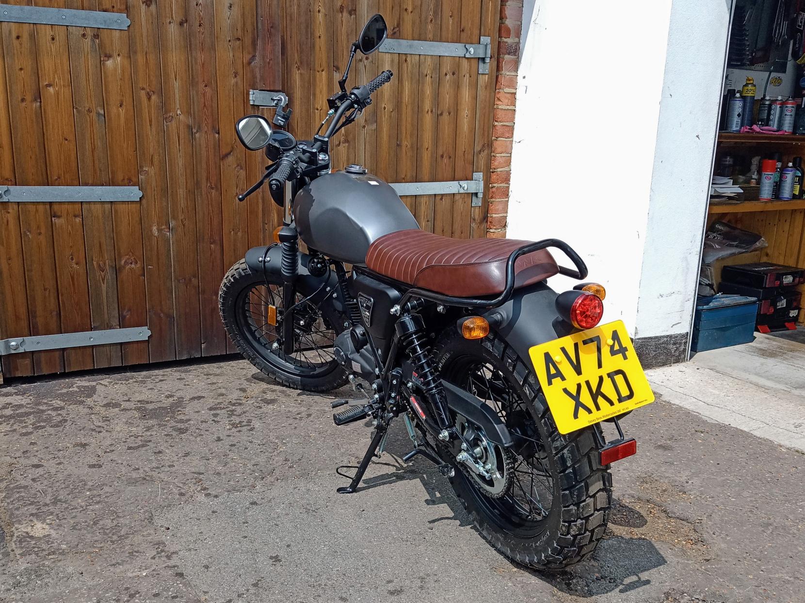 WK Bikes Scrambler 50 50 Roadster/Retro Petrol Manual Euro 5 (3 ps)