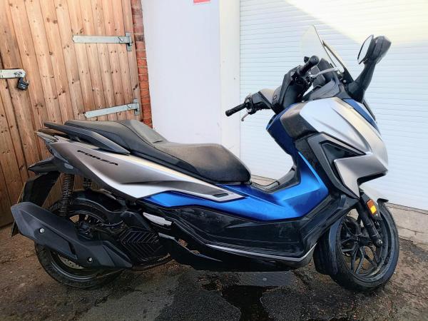 Honda Forza 125 125 Scooter Petrol CVT Euro 5 (15 ps)