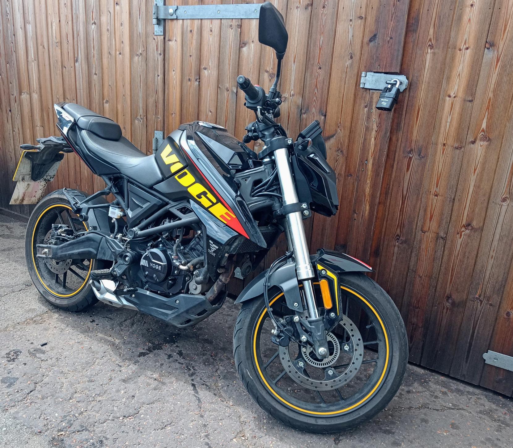 Voge R 125 125 Naked Petrol Manual Euro 5 (14 ps)