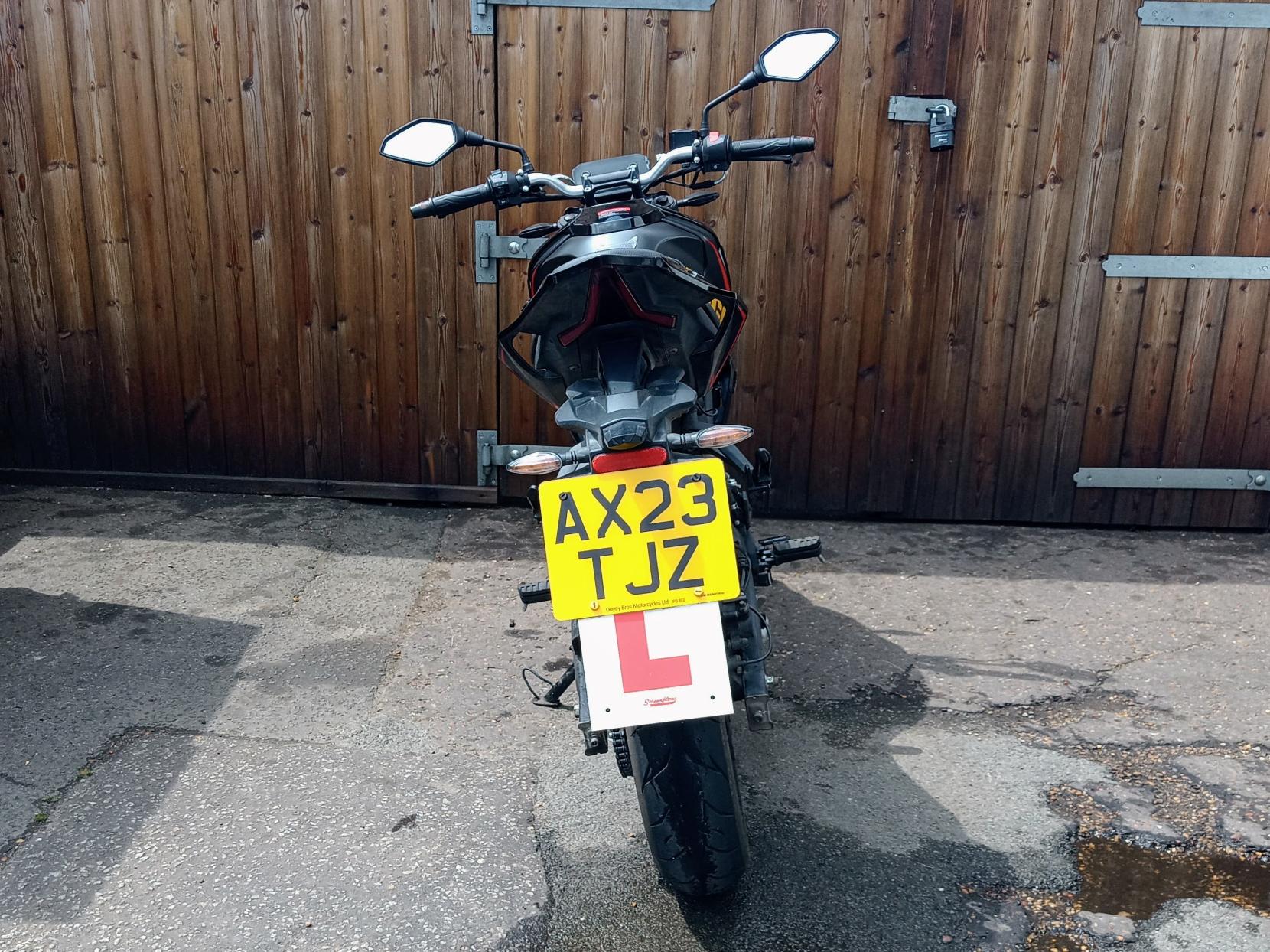Voge R 125 125 Naked Petrol Manual Euro 5 (14 ps)