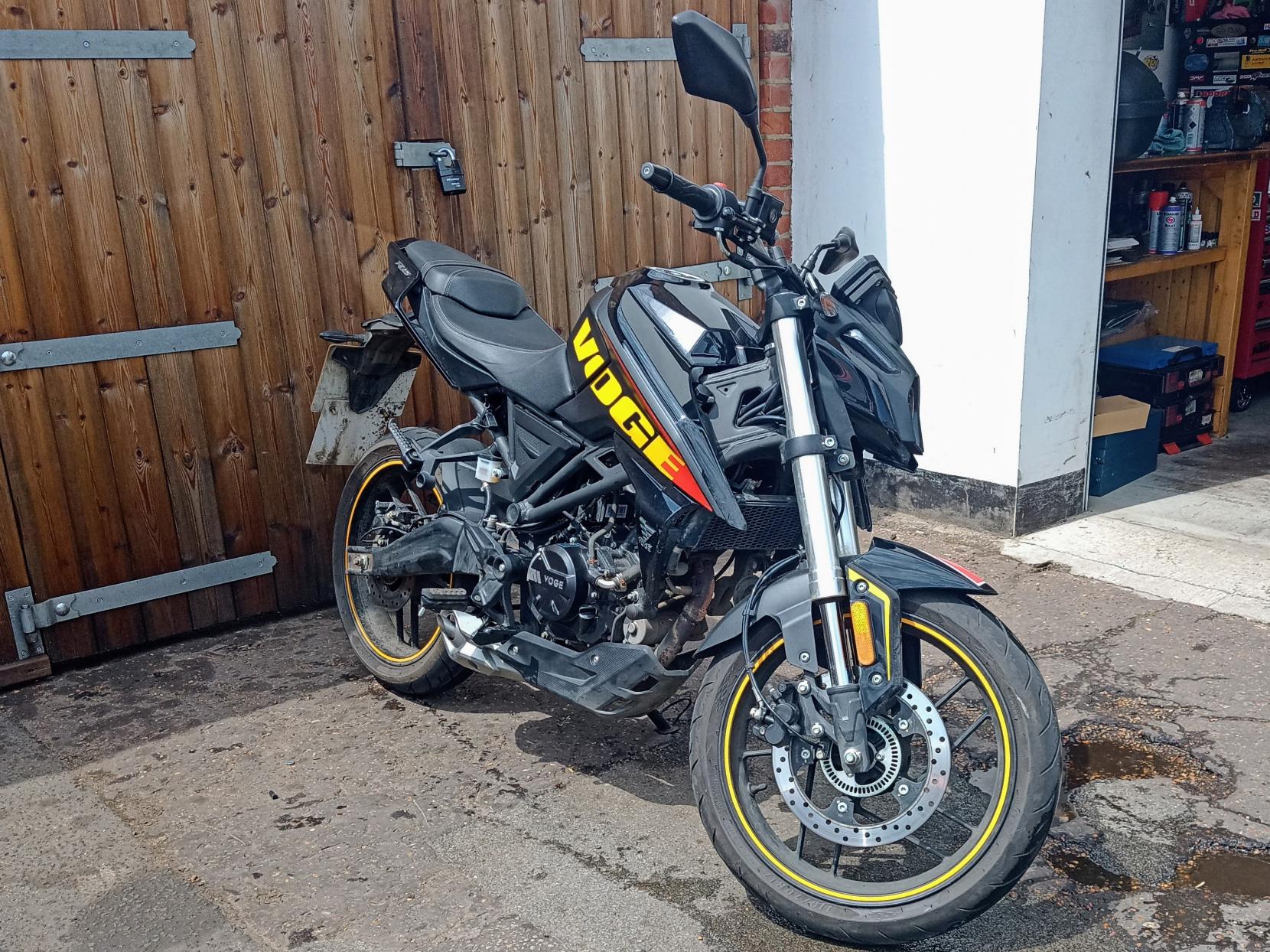 Voge R 125 125 Naked Petrol Manual Euro 5 (14 ps)