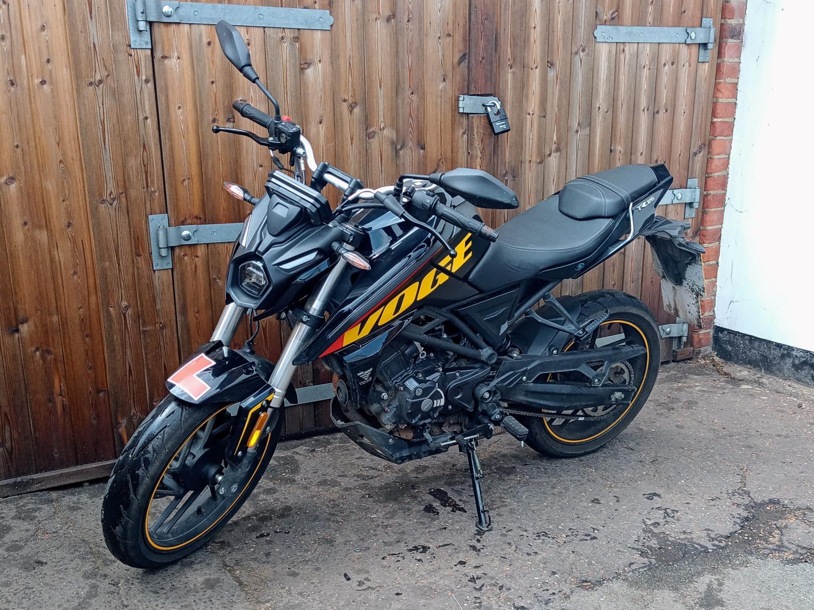 Voge R 125 125 Naked Petrol Manual Euro 5 (14 ps)