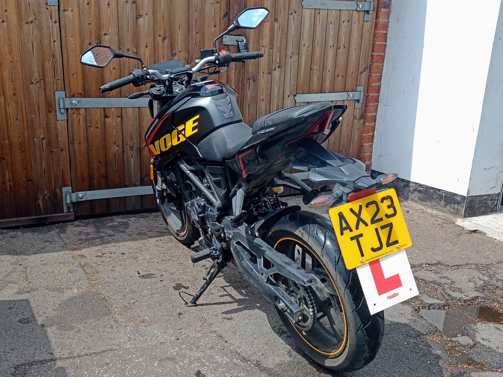 Voge R 125 125 Naked Petrol Manual Euro 5 (14 ps)
