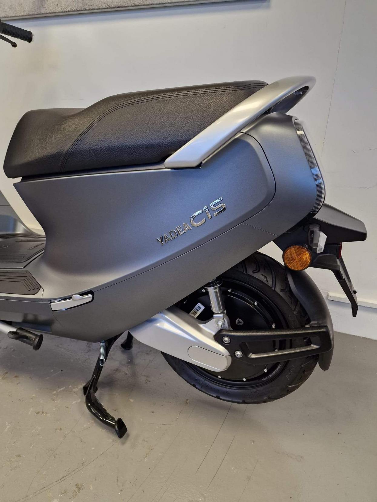 Yadea C1S Moped (2021 - )