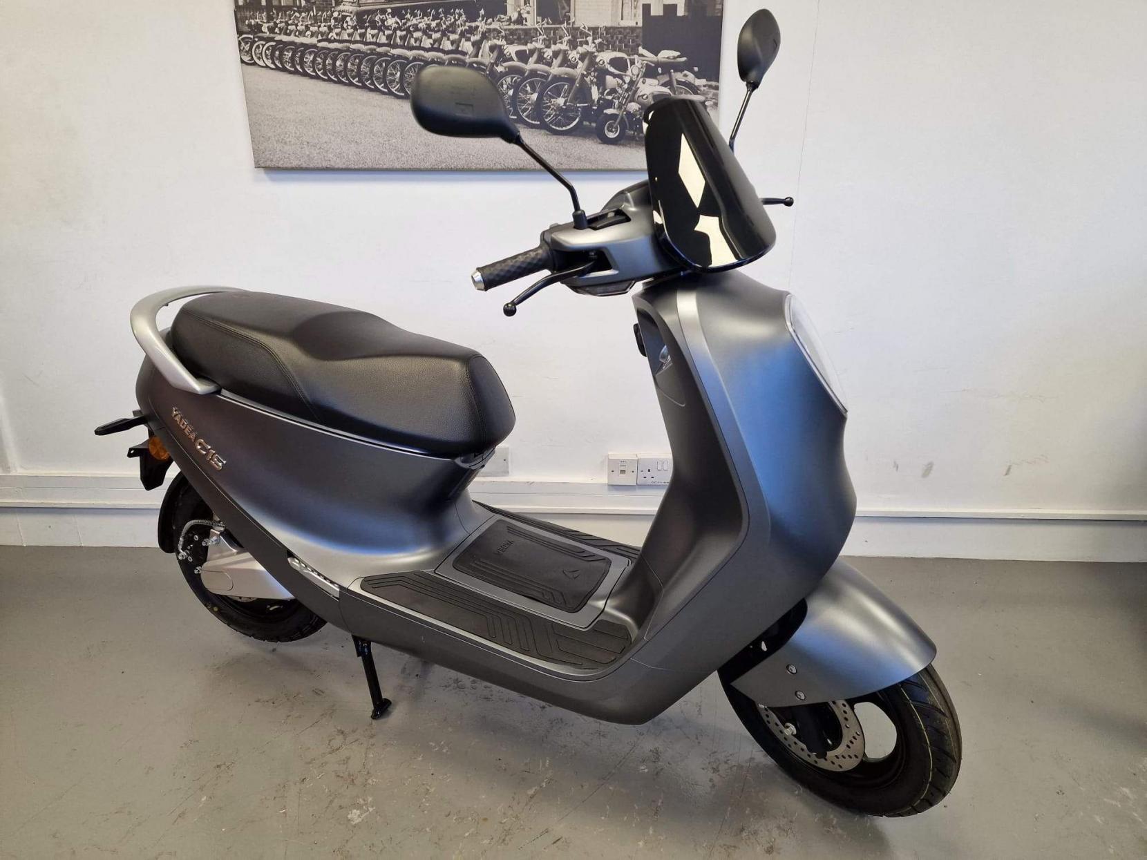 Yadea C1S Moped (2021 - )