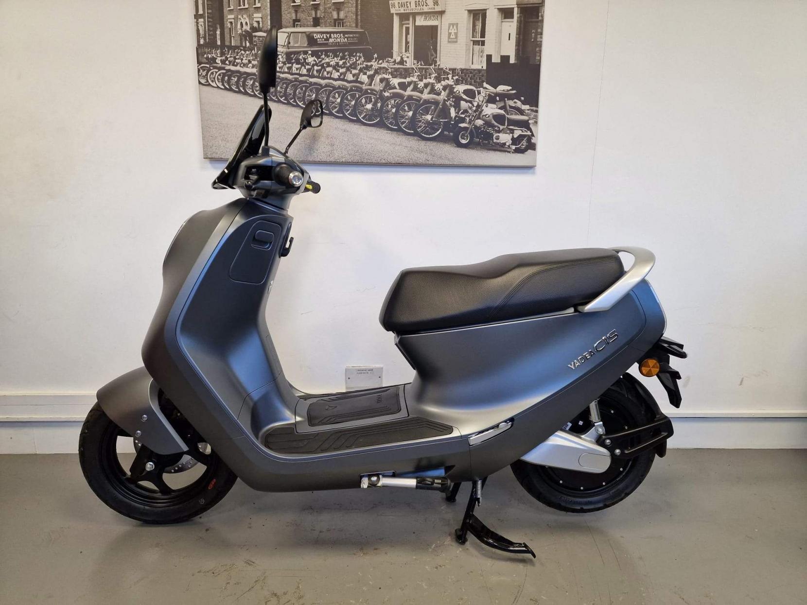 Yadea C1S Moped (2021 - )