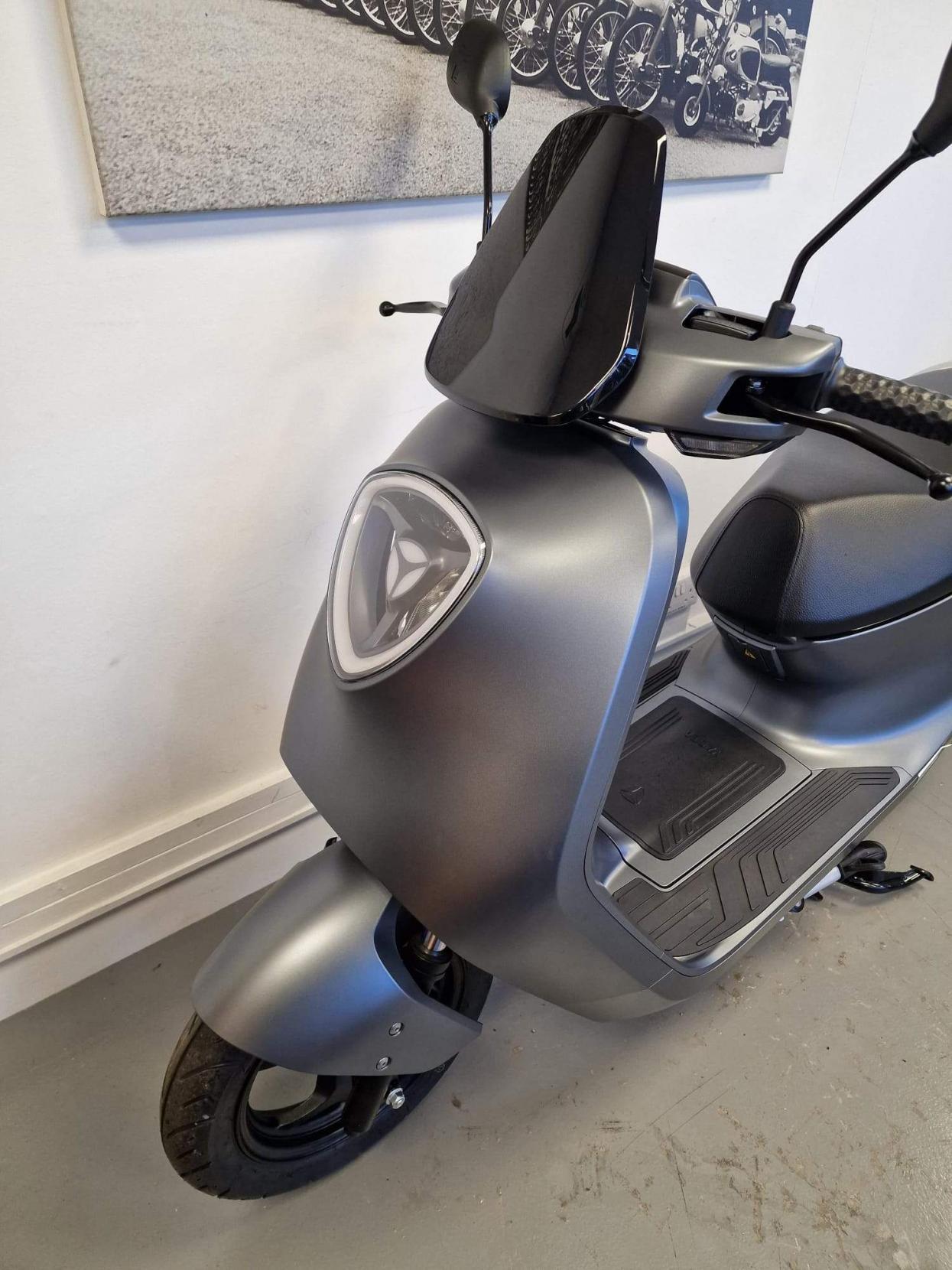 Yadea C1S Moped (2021 - )