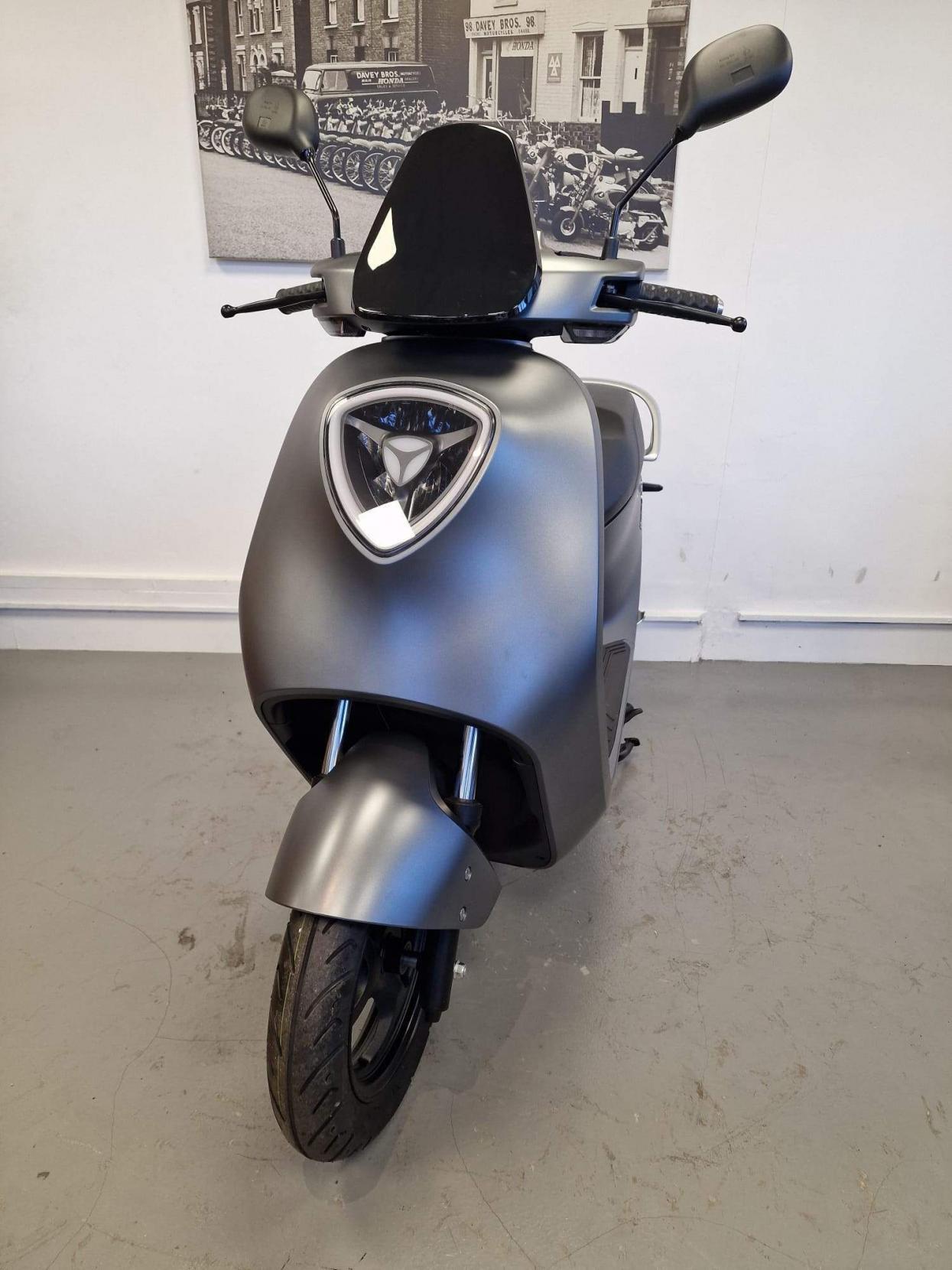 Yadea C1S Moped (2021 - )