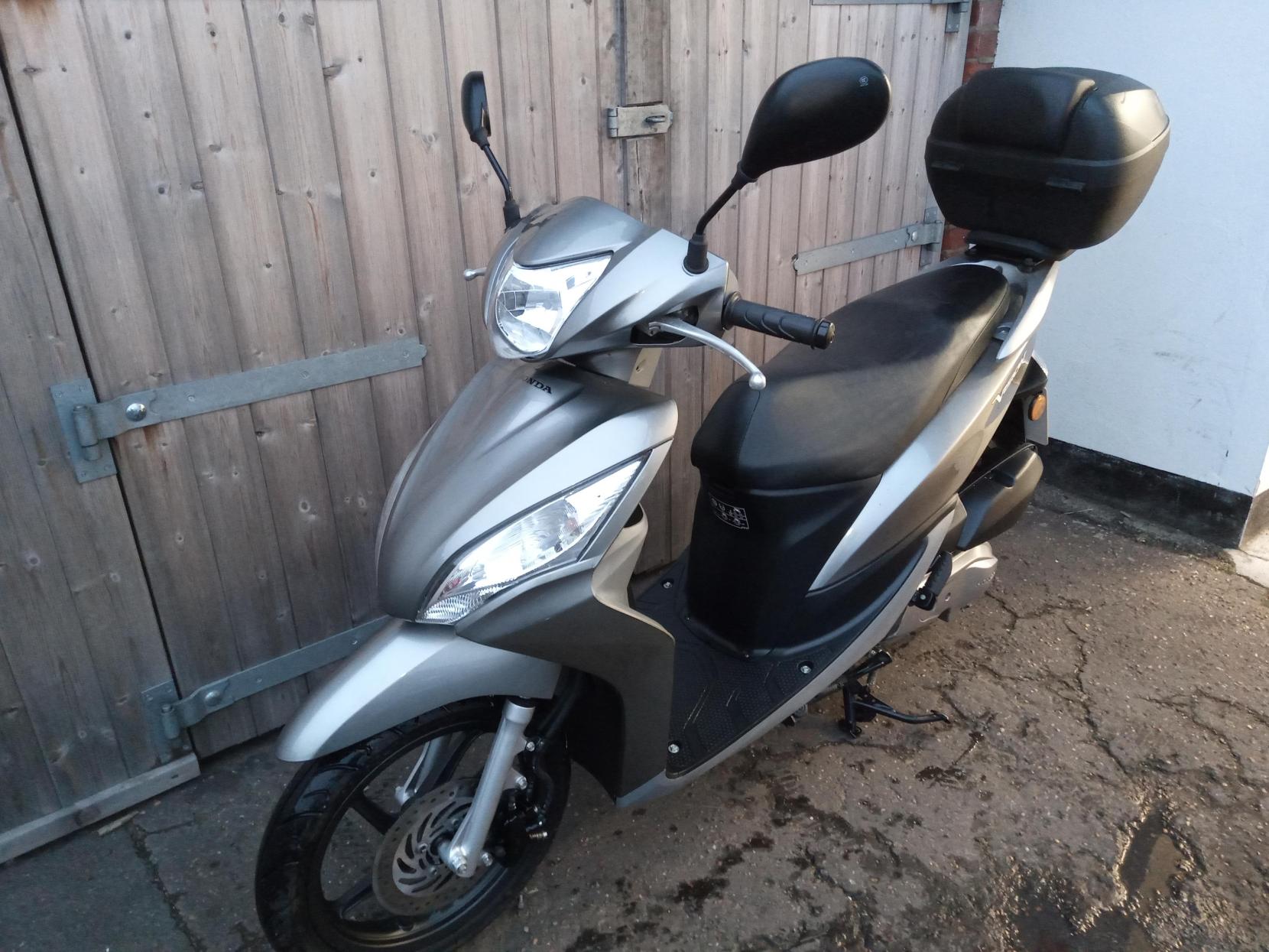 Honda Vision 50 50 Scooter Petrol Automatic (4 ps)