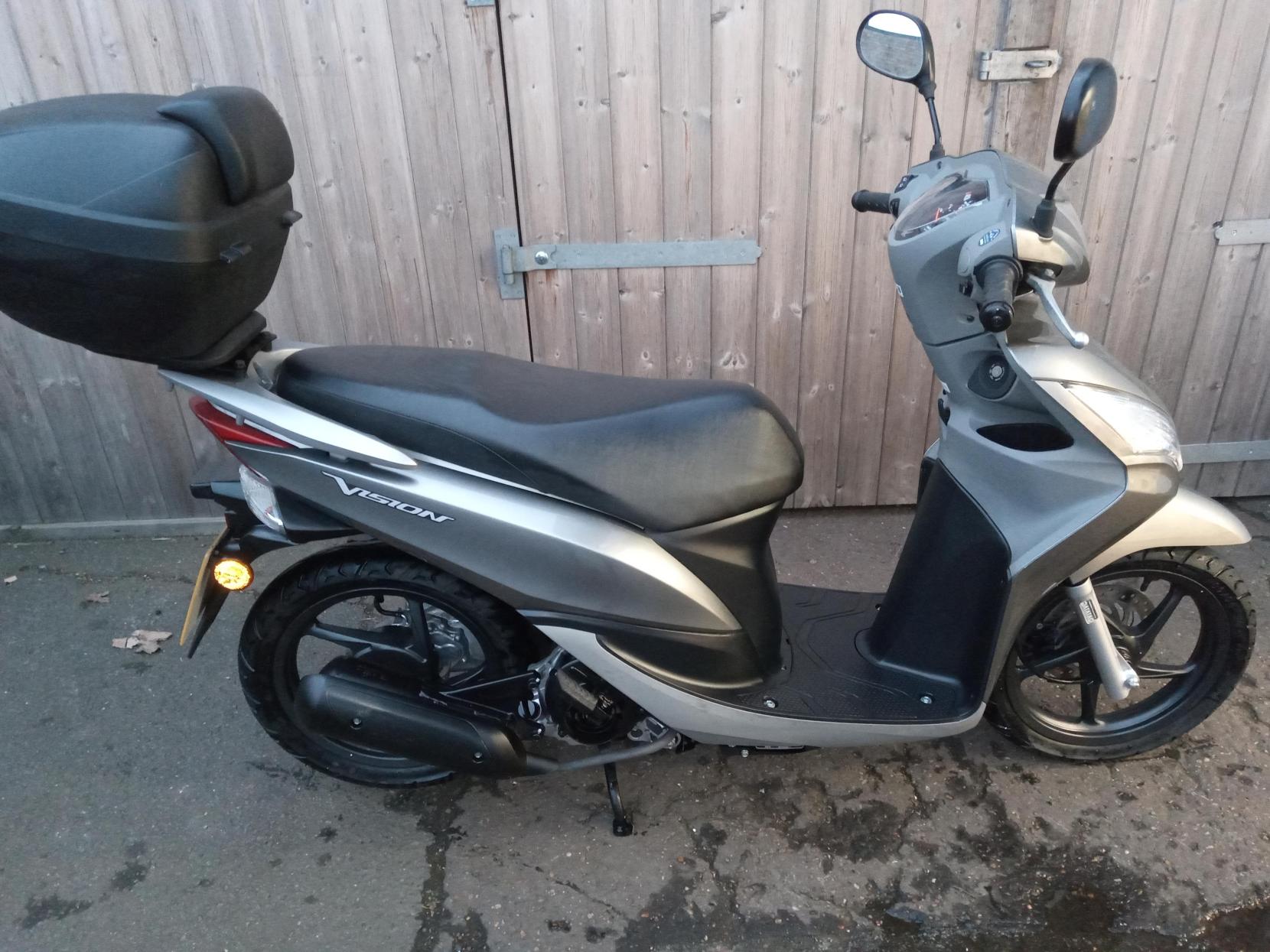 Honda Vision 50 50 Scooter Petrol Automatic (4 ps)