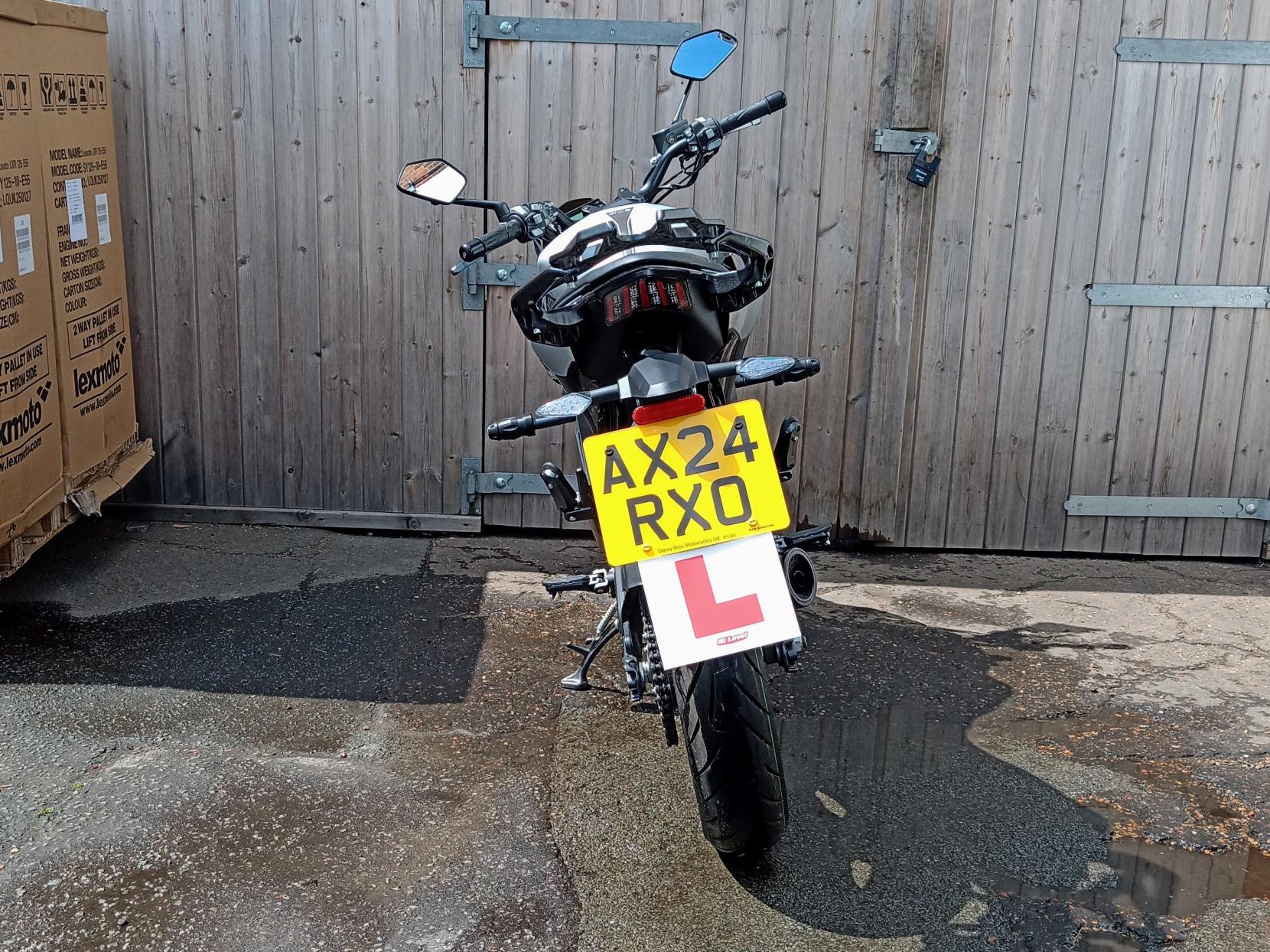 Zontes ZT125-Z2 125 Naked Petrol Manual Euro 5 (15 ps)