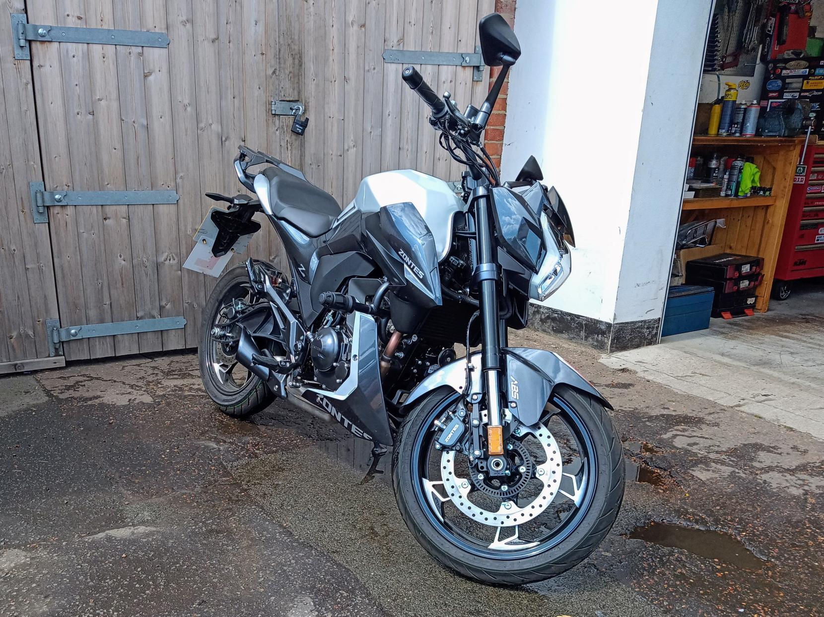 Zontes ZT125-Z2 125 Naked Petrol Manual Euro 5 (15 ps)