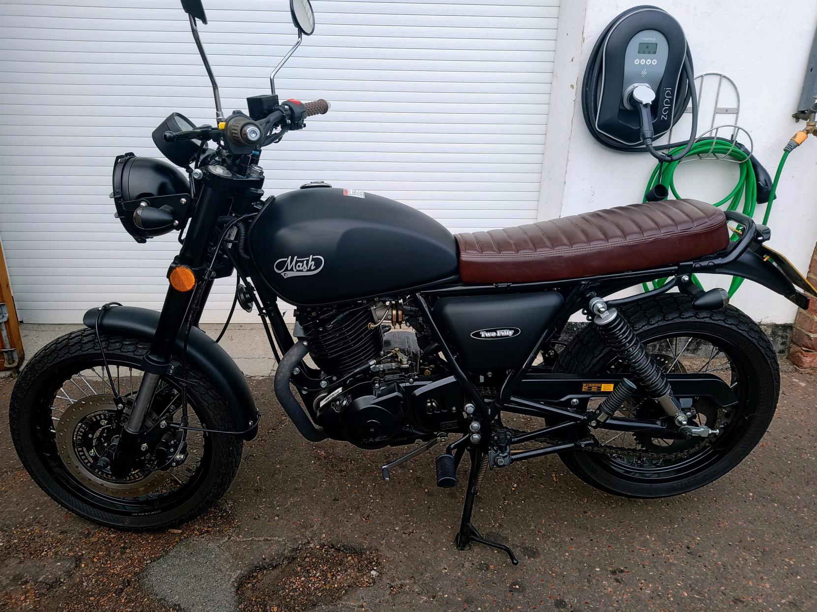 Mash Motorcycles Two Fifty 250 250 Roadster/Retro Petrol Manual Euro 5 (17 ps)