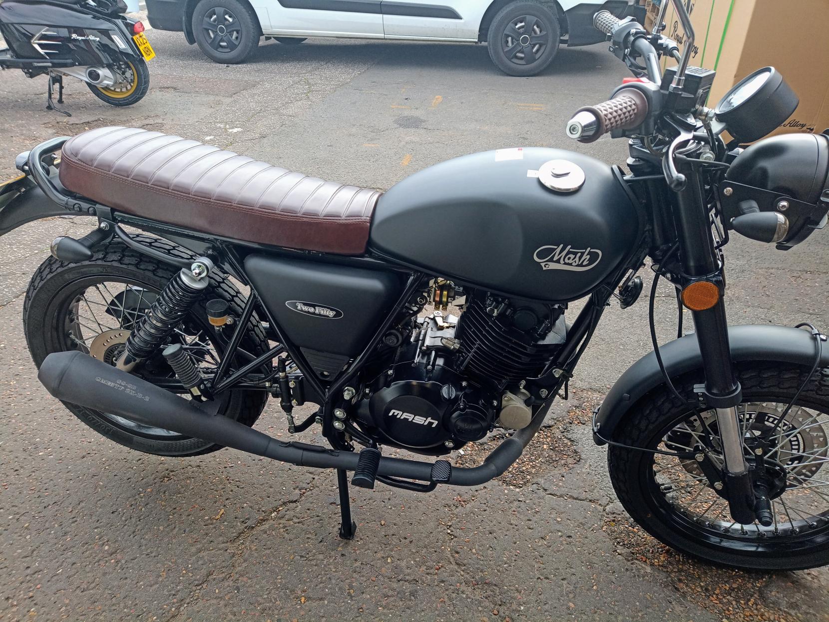 Mash Motorcycles Two Fifty 250 250 Roadster/Retro Petrol Manual Euro 5 (17 ps)