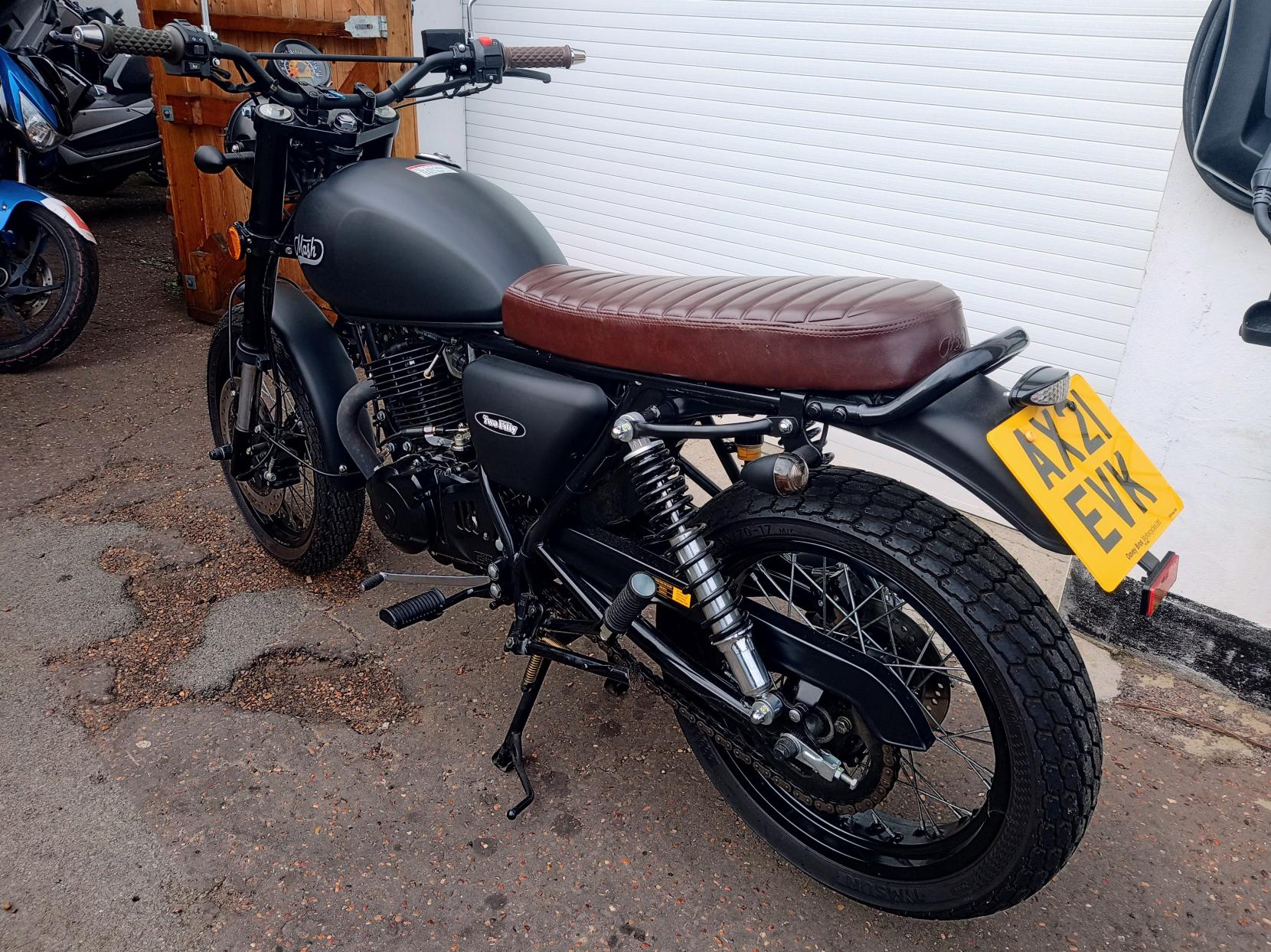 Mash Motorcycles Two Fifty 250 250 Roadster/Retro Petrol Manual Euro 5 (17 ps)