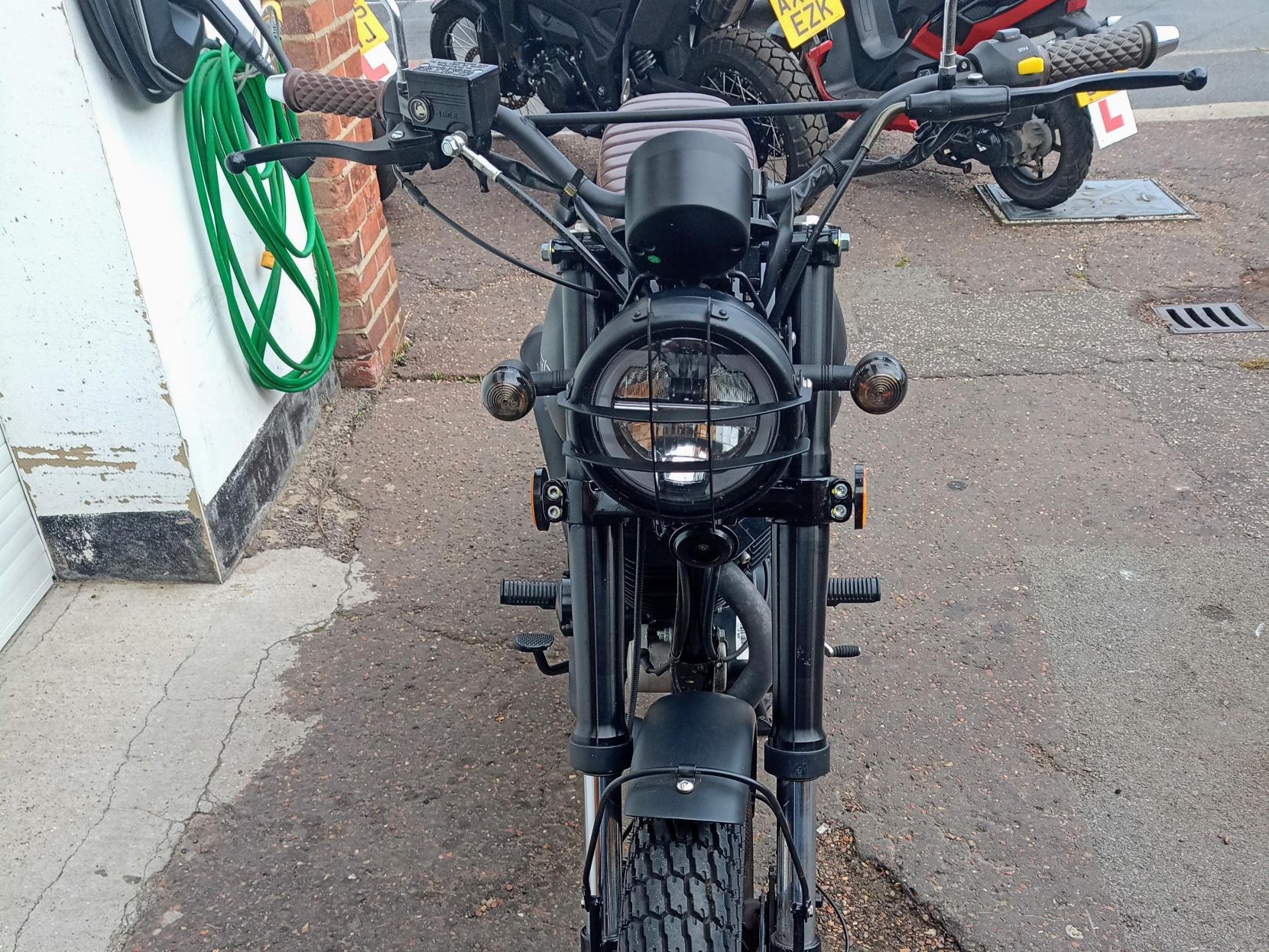 Mash Motorcycles Two Fifty 250 250 Roadster/Retro Petrol Manual Euro 5 (17 ps)