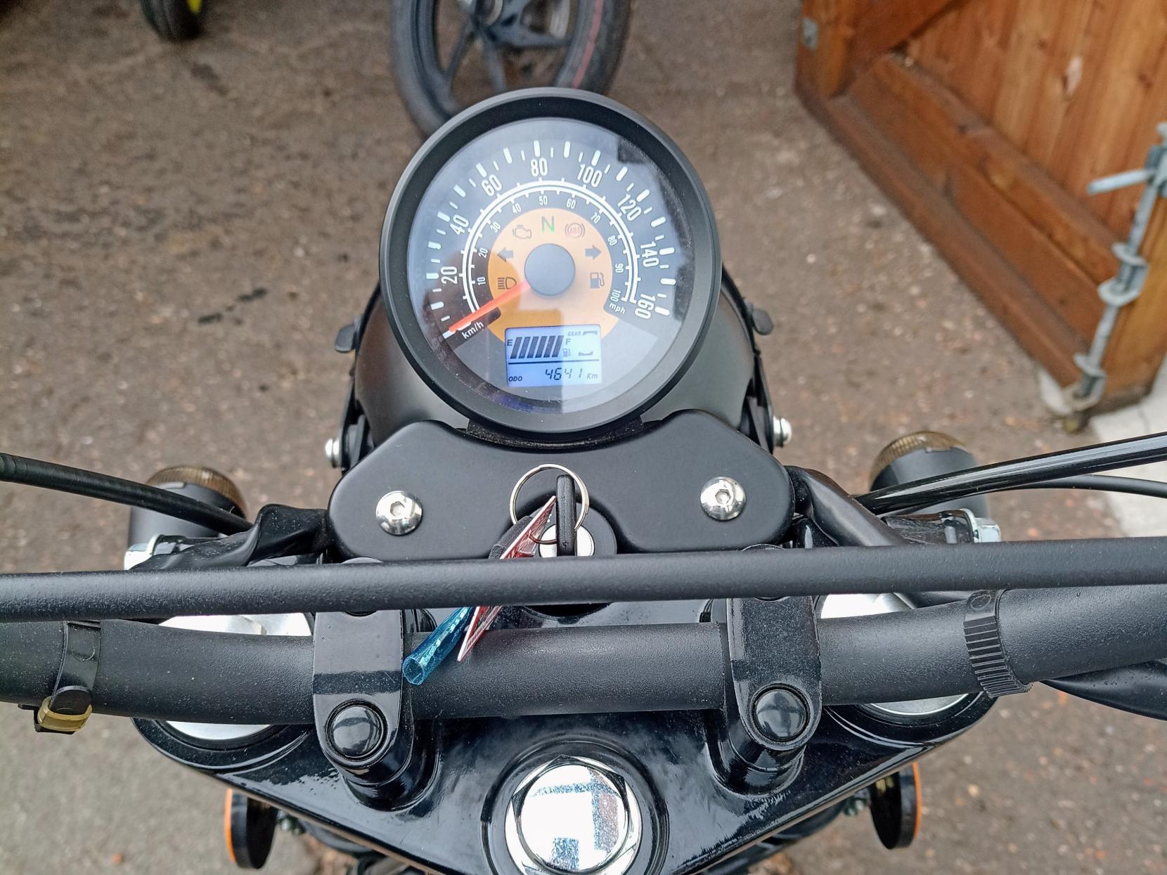 Mash Motorcycles Two Fifty 250 250 Roadster/Retro Petrol Manual Euro 5 (17 ps)