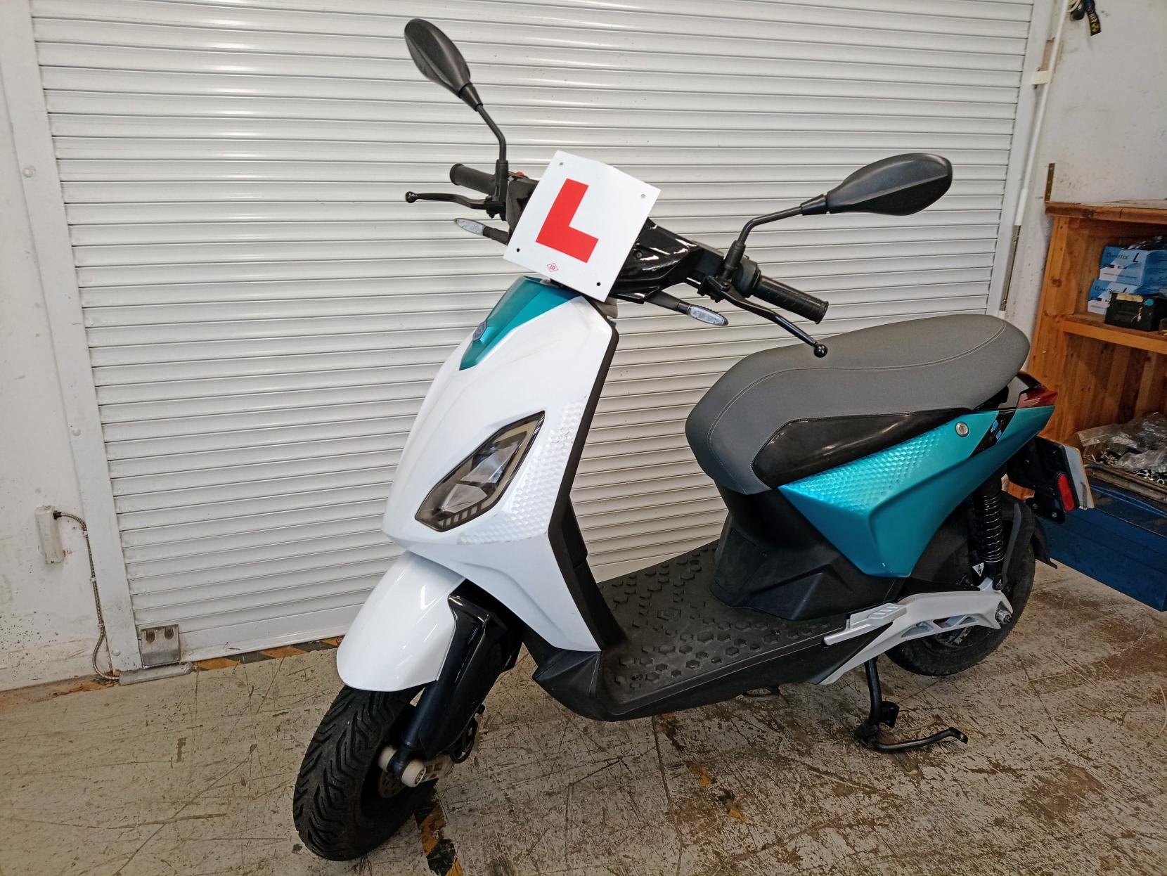 Piaggio Piaggio 1 Scooter Electric Wheel-hub Engine Euro 5 (3 ps)