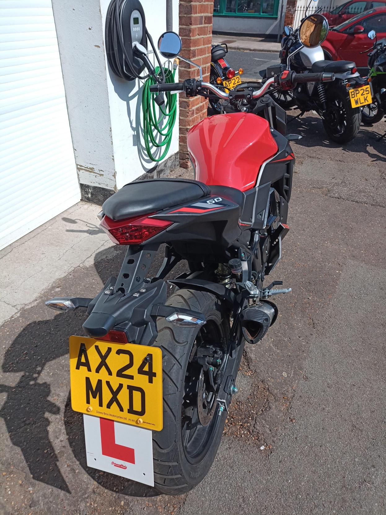 Yamasaki MB 50-10 Phantom 50 Sports Moped Petrol Manual Euro 5 (2 ps)