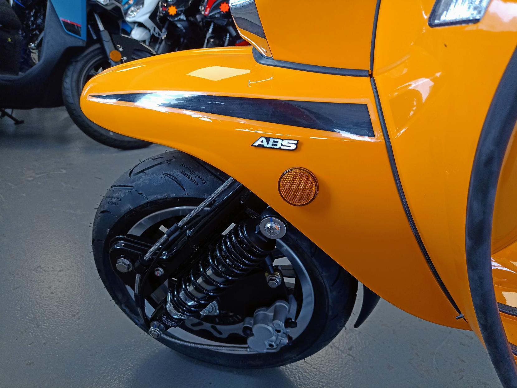 Royal Alloy GT 125 125 Scooter Petrol CVT Euro 5 (9 ps)