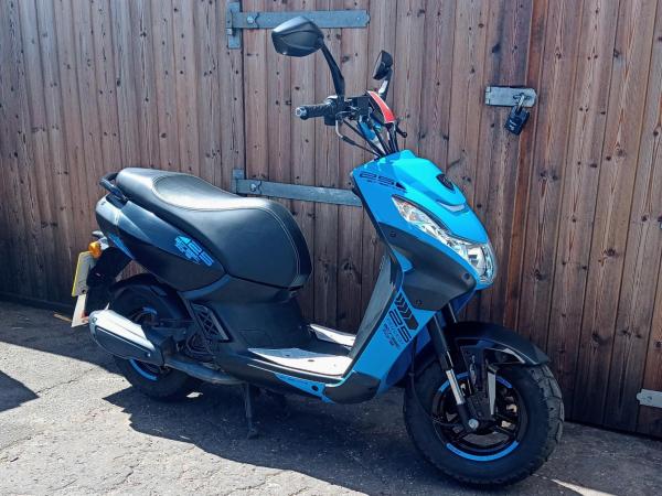 Peugeot Streetzone 50 50 Moped Petrol CVT Euro 5 (3 ps)