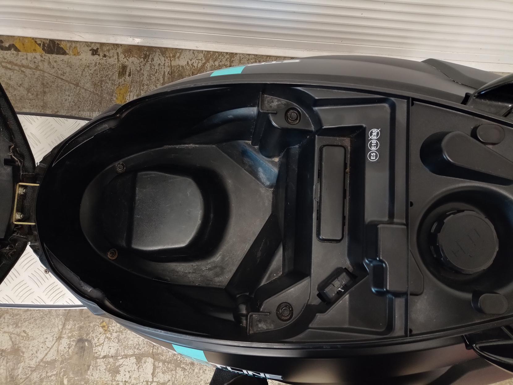 Peugeot Kisbee 50 50 Streetline Moped (2010 - )