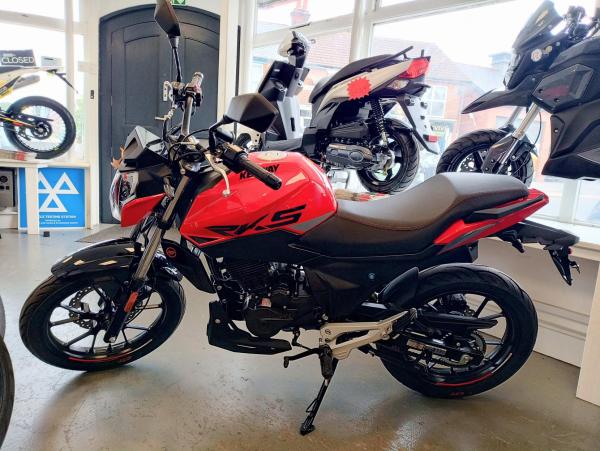 Keeway RKS 125 125 Naked (2012 - 2020)